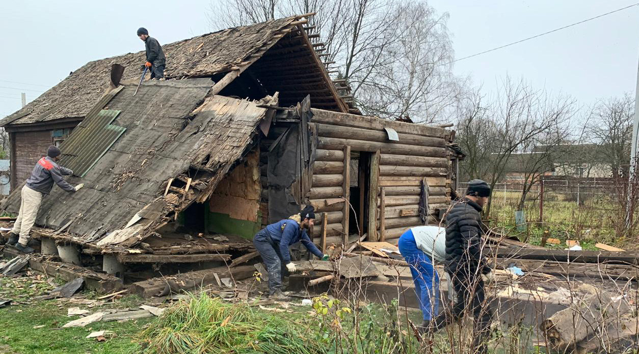 Снос и демонтаж старого дома и дачи в Сергиев Посаде с вывоз мусора и  уборкой